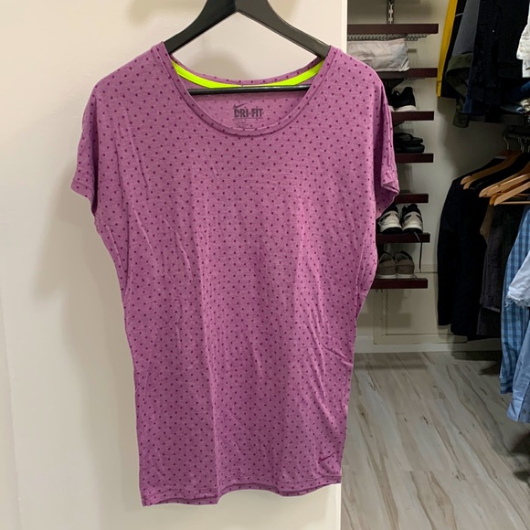 Nike Dry-fit Purple T-Shirt - polka dots! - Picture 1 of 3